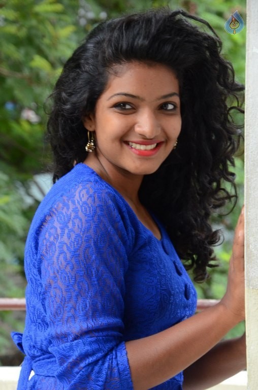 Gayathri New Pics - 5 / 26 photos