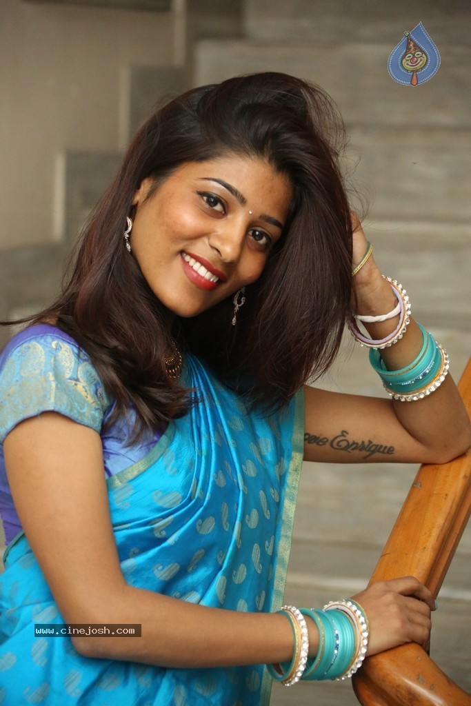 Gayatri Stills - 5 / 71 photos