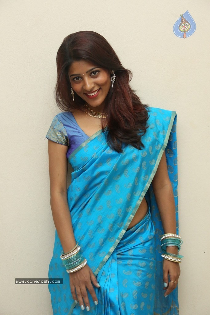 Gayatri Stills - 42 / 71 photos