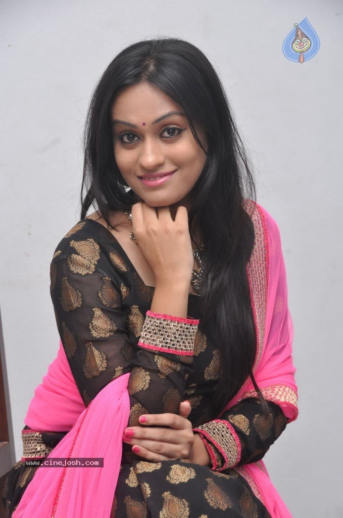 Geetha Bhagat Stills - 31 / 56 photos