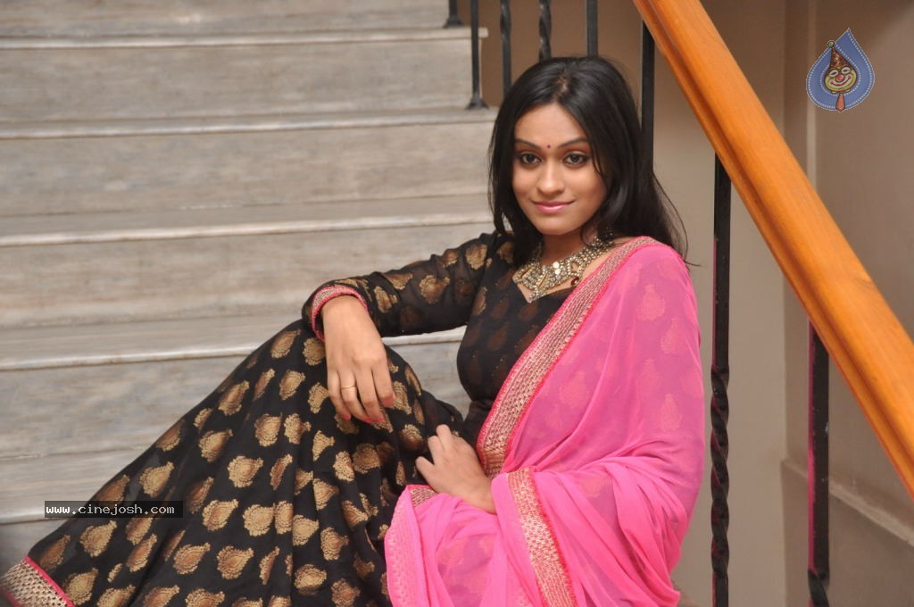 Geetha Bhagat Stills - 33 / 56 photos