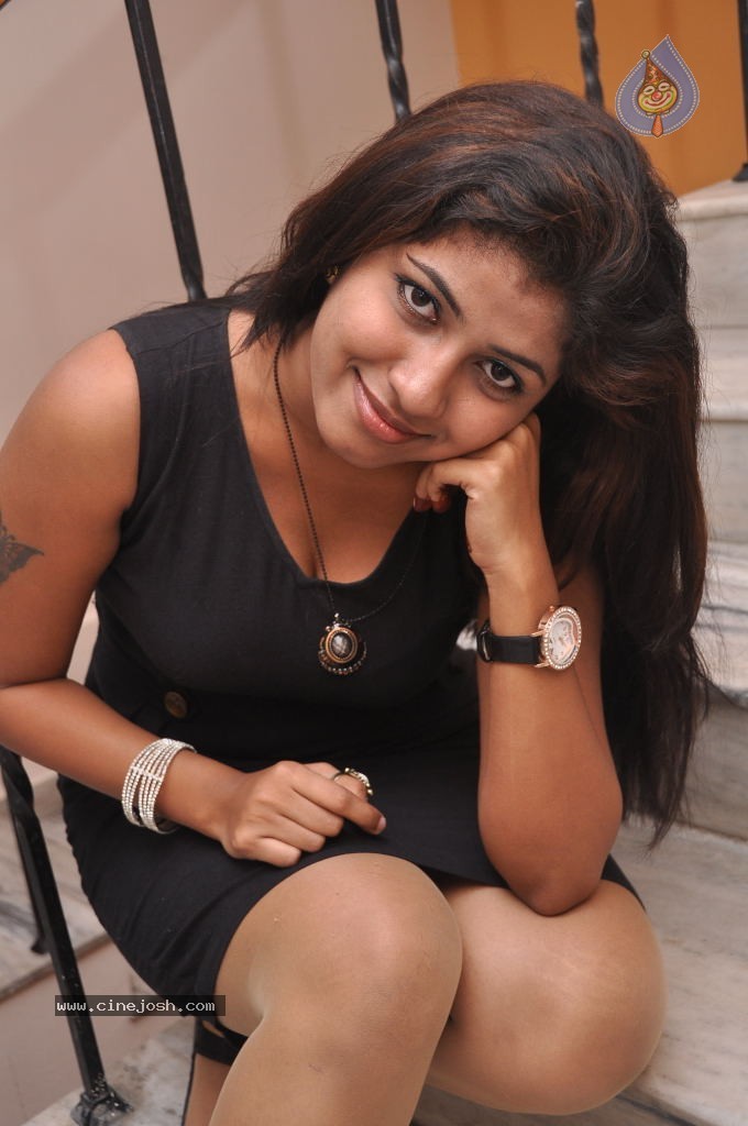 Geethanjali Hot Stills Photo 31 Of 100 0784