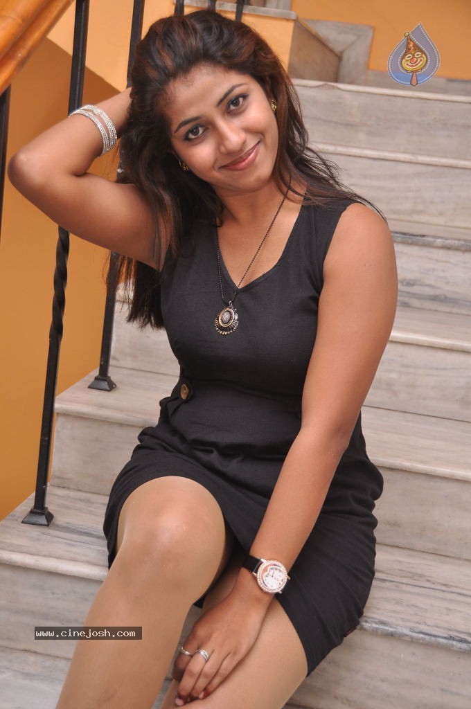 Geethanjali Hot Stills - 45 / 100 photos