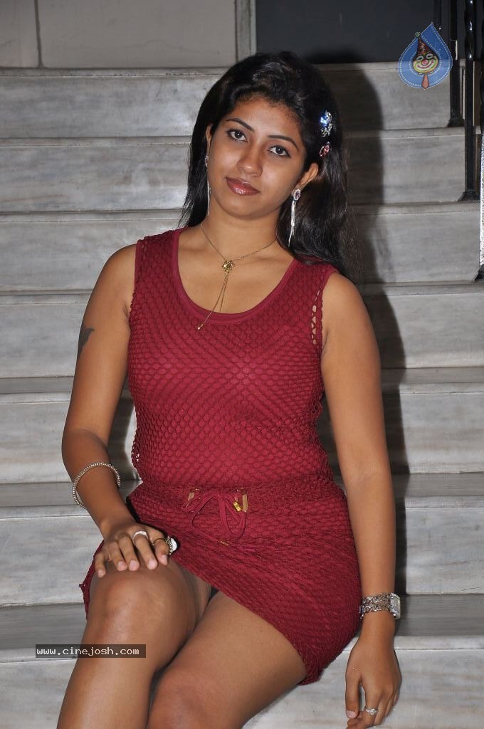 Geethanjali Hot Stills - 18 / 103 photos