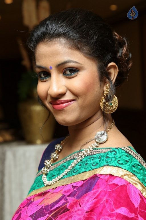 Geethanjali Latest Photos - 21 / 60 photos