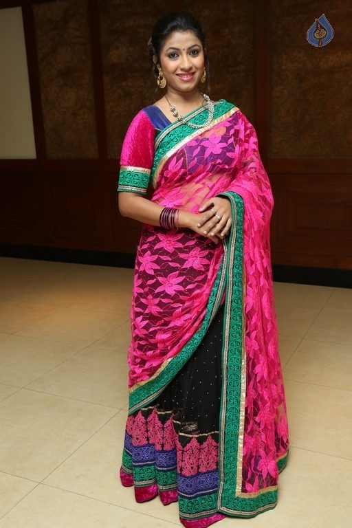 Geethanjali Latest Photos - 28 / 60 photos