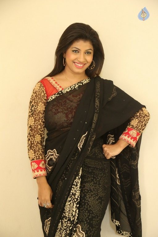 Geethanjali Latest Photos - 8 / 37 photos