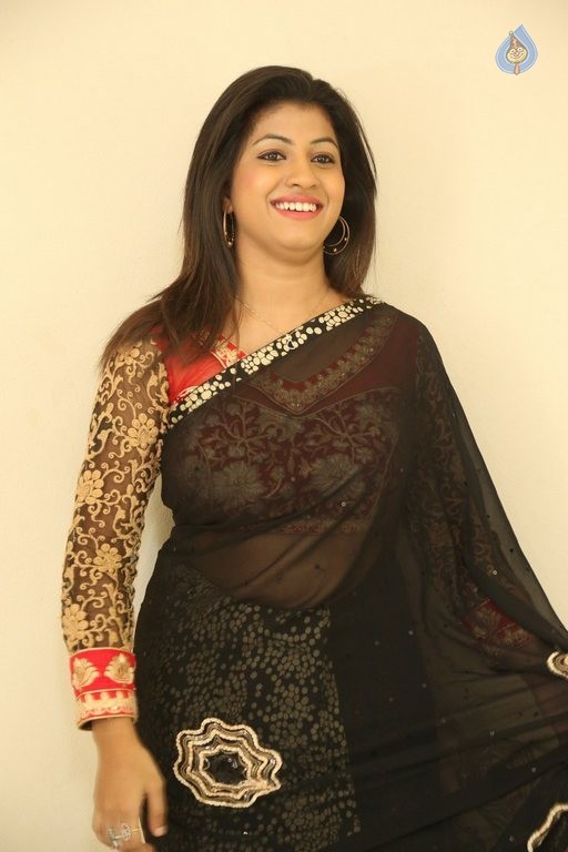 Geethanjali Latest Photos - 14 / 37 photos