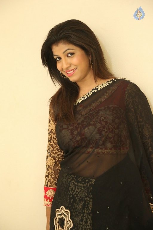 Geethanjali Latest Photos - 22 / 37 photos