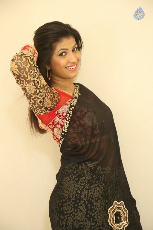 Geethanjali Latest Photos - 32 / 37 photos