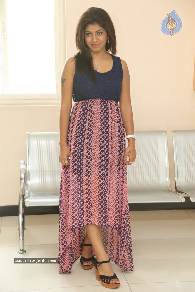 Geethanjali Latest Photos - 60 / 135 photos