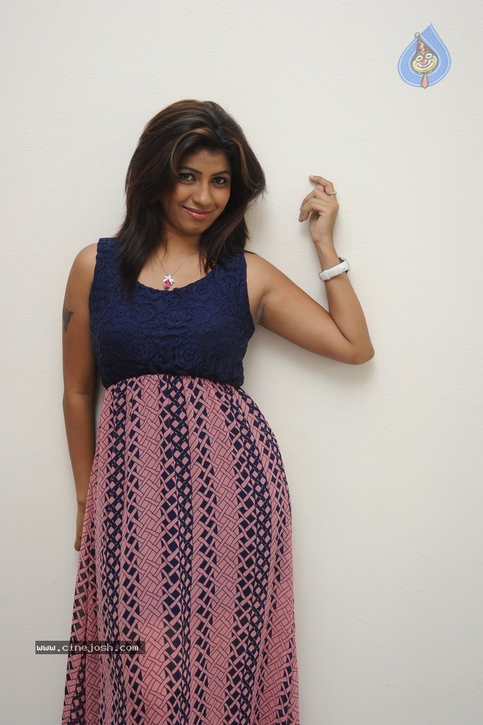 Geethanjali Latest Photos - 96 / 135 photos