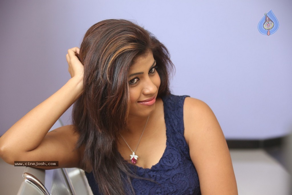 Geethanjali Latest Photos - 134 / 135 photos