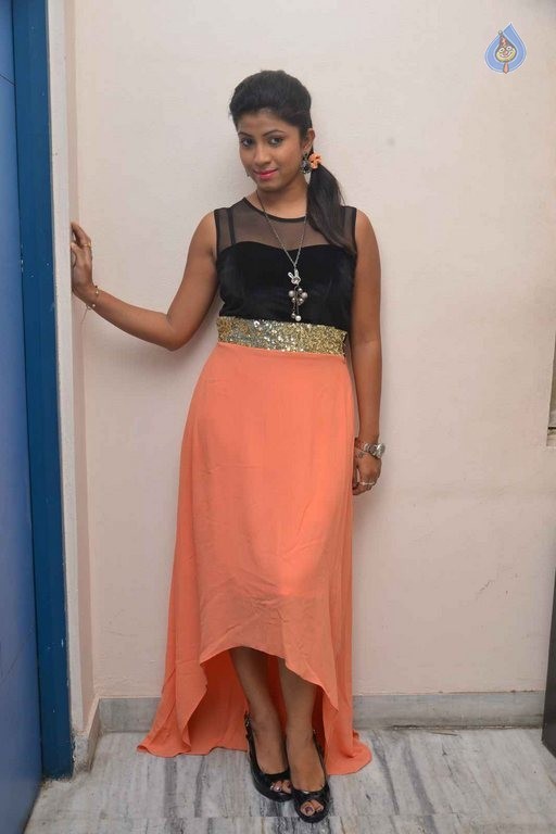 Geethanjali Latest Photos - 4 / 40 photos