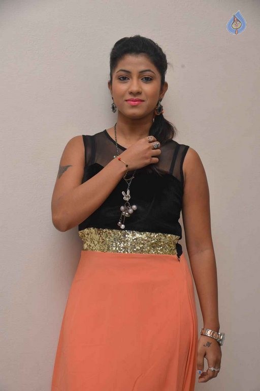 Geethanjali Latest Photos - 8 / 40 photos