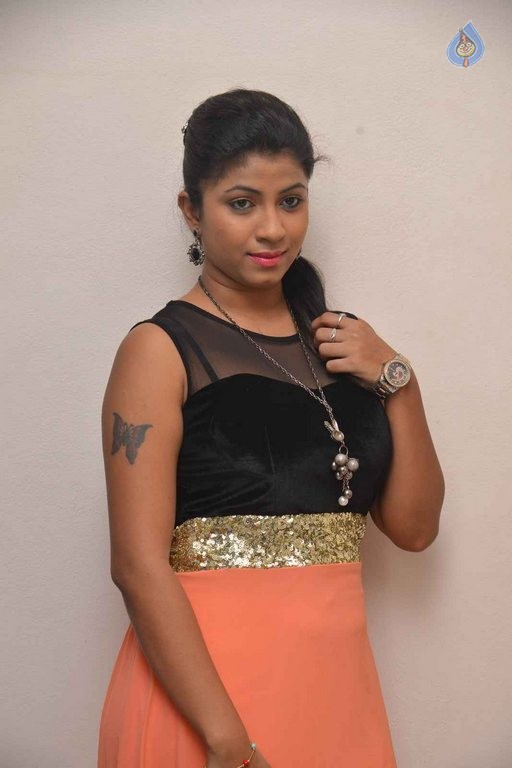 Geethanjali Latest Photos - 9 / 40 photos