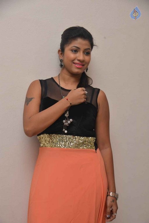 Geethanjali Latest Photos - 35 / 40 photos