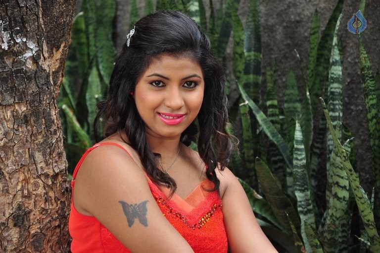 Geethanjali Latest Pics - 8 / 50 photos