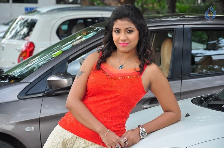 Geethanjali Latest Pics - 10 / 50 photos