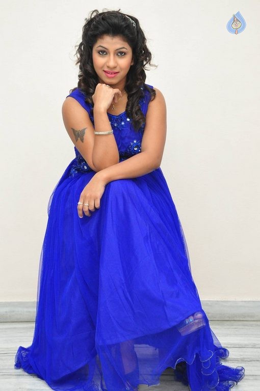 Geethanjali Latest Pics - 11 / 42 photos