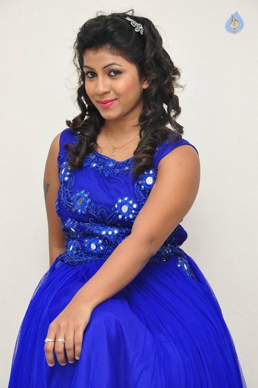 Geethanjali Latest Pics - 21 / 42 photos