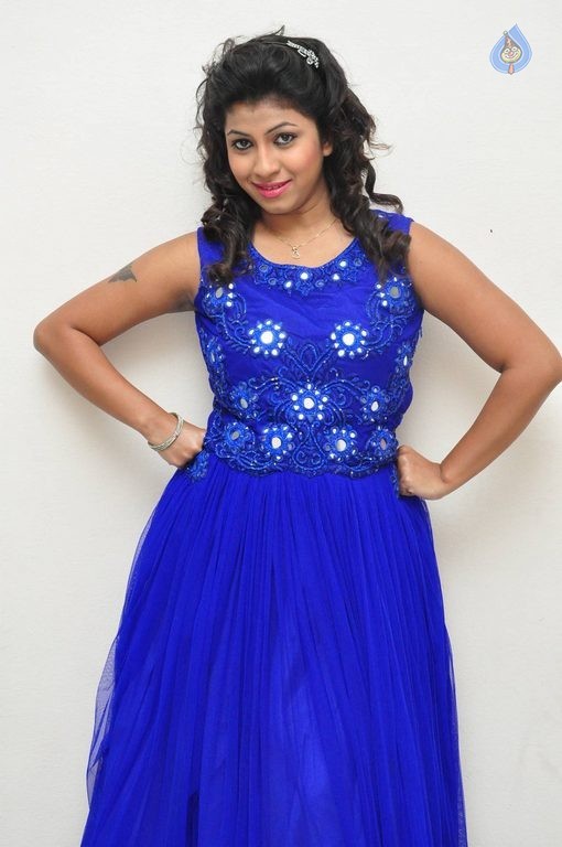 Geethanjali Latest Pics - 24 / 42 photos