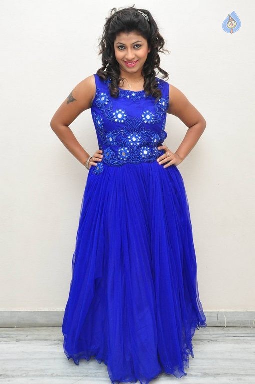 Geethanjali Latest Pics - 26 / 42 photos