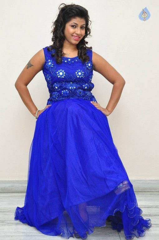 Geethanjali Latest Pics - 30 / 42 photos