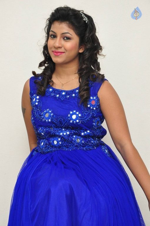 Geethanjali Latest Pics - 31 / 42 photos