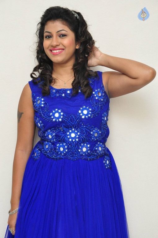 Geethanjali Latest Pics - 32 / 42 photos