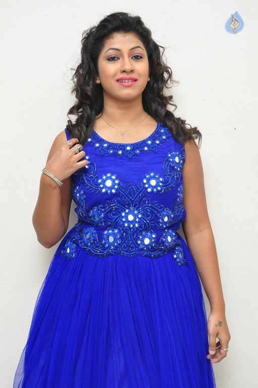 Geethanjali Latest Pics - 33 / 42 photos