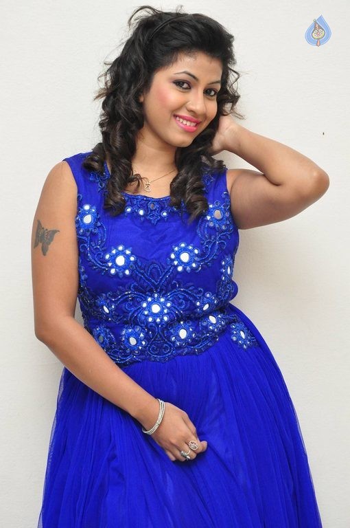 Geethanjali Latest Pics - 35 / 42 photos