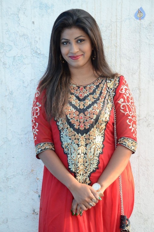 Geethanjali Latest Pics - 11 / 29 photos