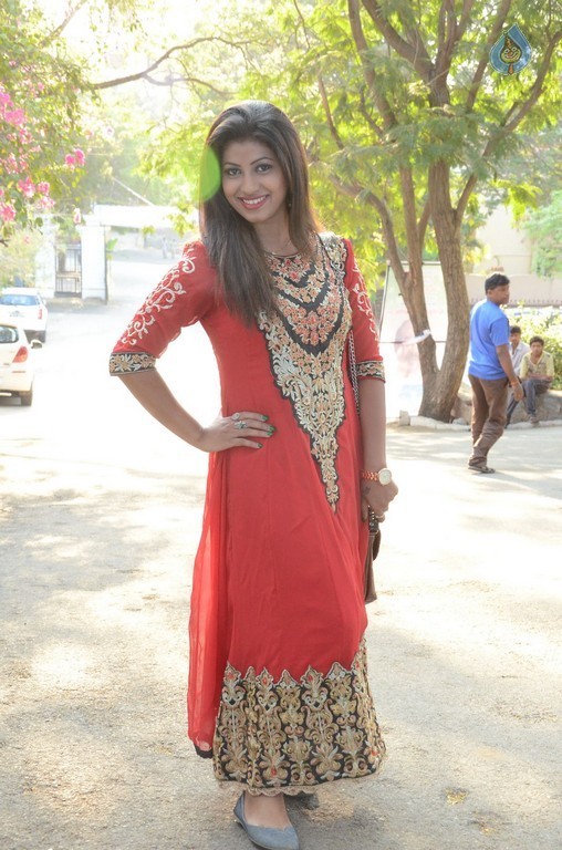 Geethanjali Latest Pics - 21 / 29 photos