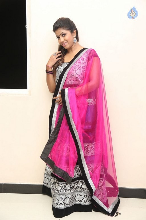 Geethanjali Latest Pics - 29 / 36 photos