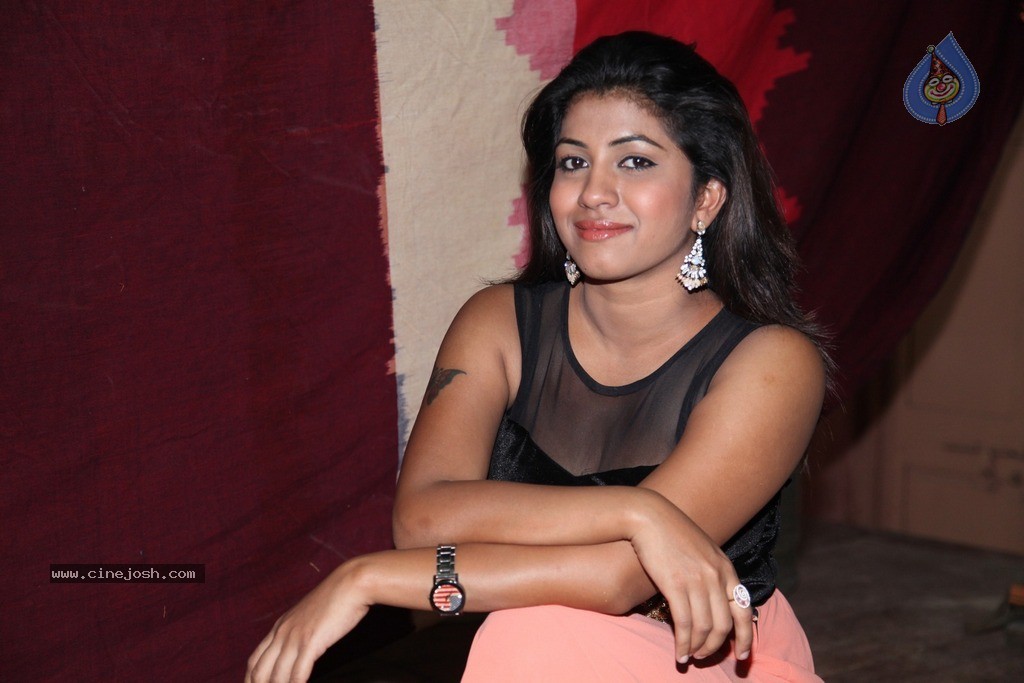 Geethanjali New Gallery - 52 / 148 photos