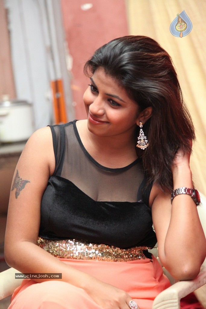 Geethanjali New Gallery - 94 / 148 photos