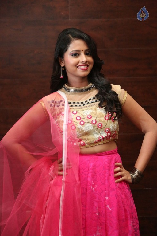 Geethanjali New Images - 10 / 29 photos