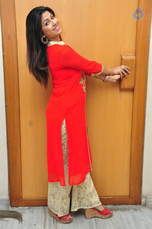 Geethanjali New Photos - 1 / 42 photos