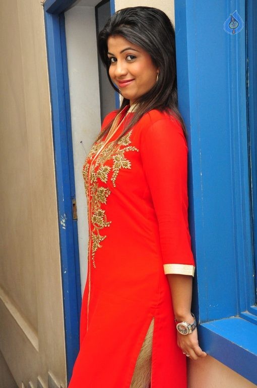 Geethanjali New Photos - 13 / 42 photos