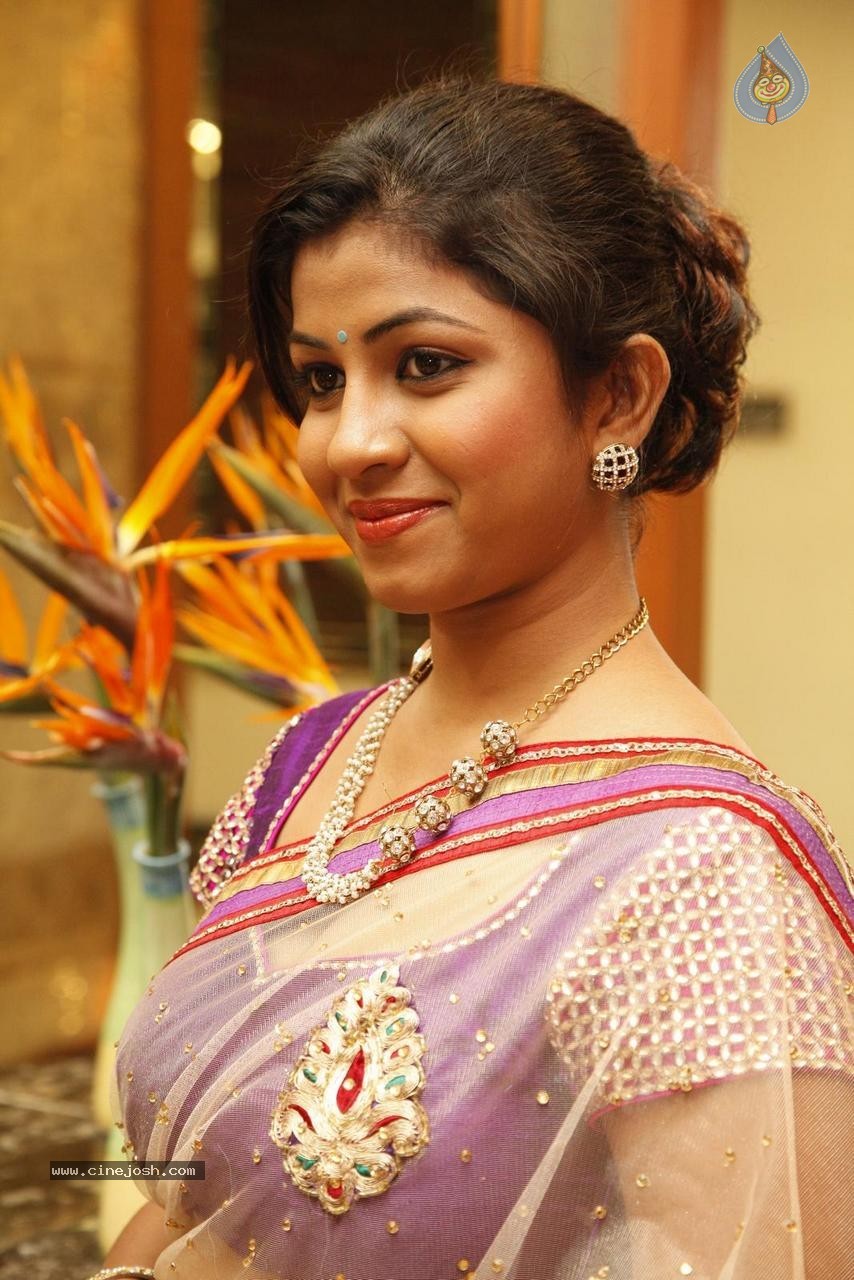 Geethanjali New Photos - 15 / 74 photos