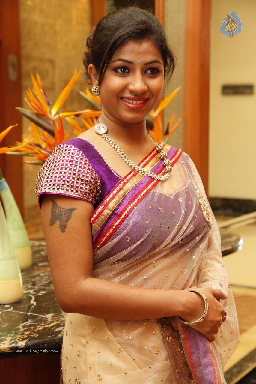 Geethanjali New Photos - 20 / 74 photos