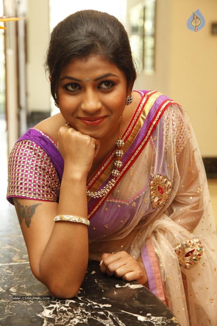 Geethanjali New Photos - 29 / 74 photos