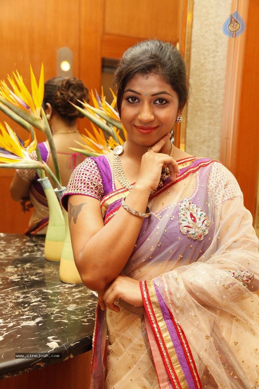 Geethanjali New Photos - 33 / 74 photos