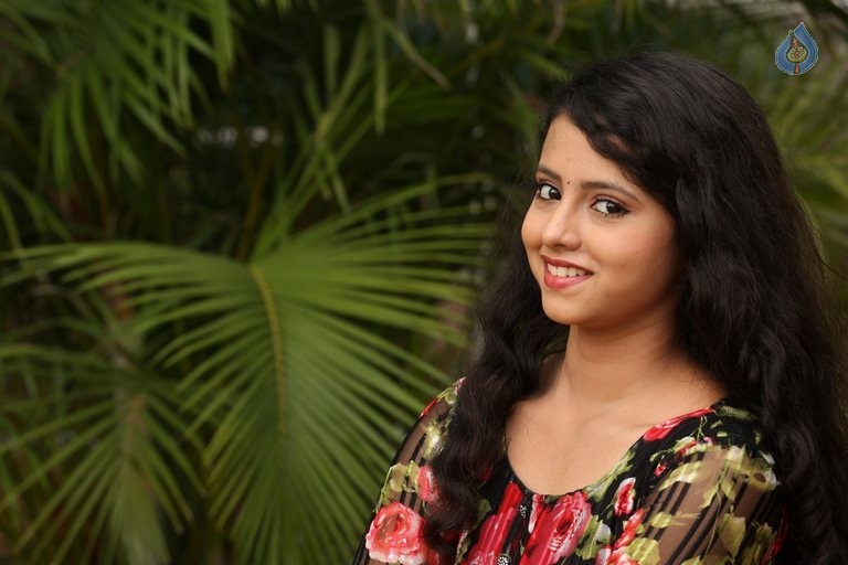 Geethanjali New Photos - 7 / 42 photos