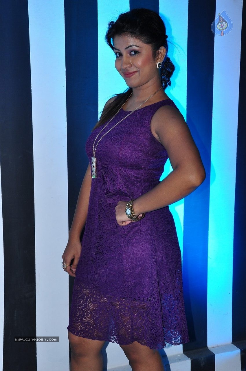 Geethanjali New Photos - 21 / 40 photos