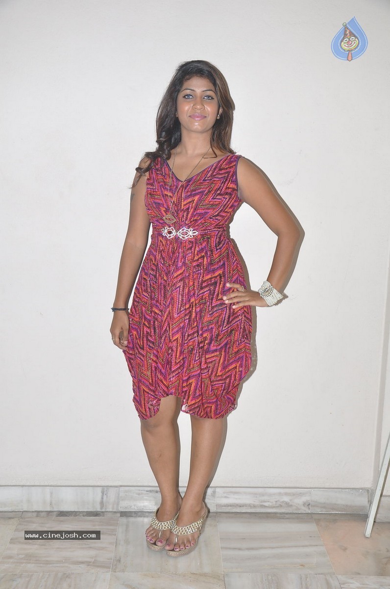 Geethanjali New Pics - 45 / 62 photos