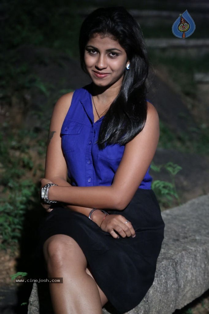 Geethanjali Stills - 28 / 48 photos