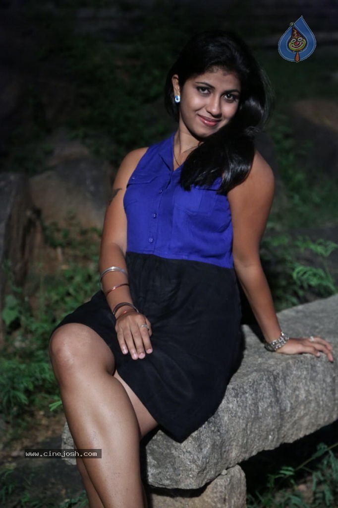 Geethanjali Stills - 44 / 48 photos