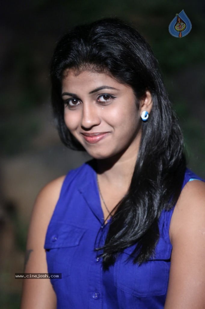 Geethanjali Stills - 45 / 48 photos